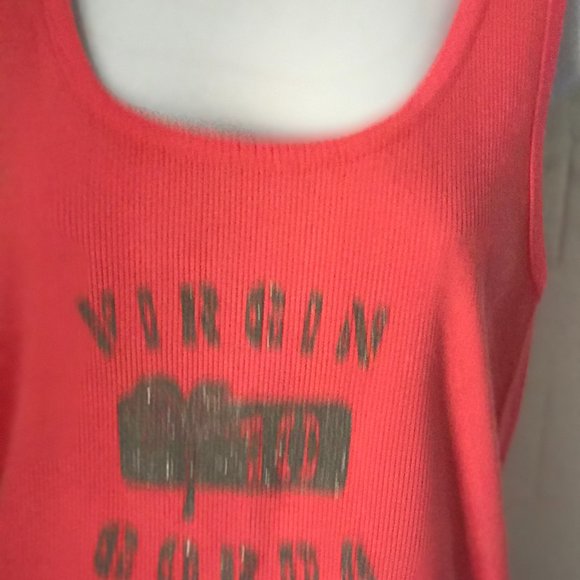 Sexy hot pink t-shirt from Virgin Gorda island - Picture 2 of 2